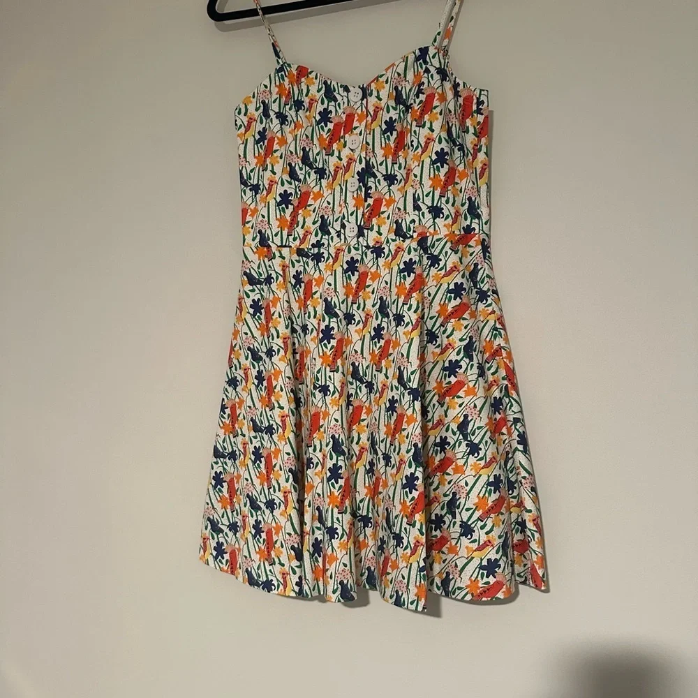 Alice + Olivia 4 Nella Sun Dress Fit Flare Bird Parrot Print Mini Button NWOT - Picture 2 of 7